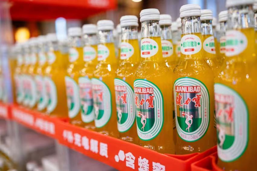 打造佐餐新民俗，，经典玻璃瓶装百乐博畅爽上市